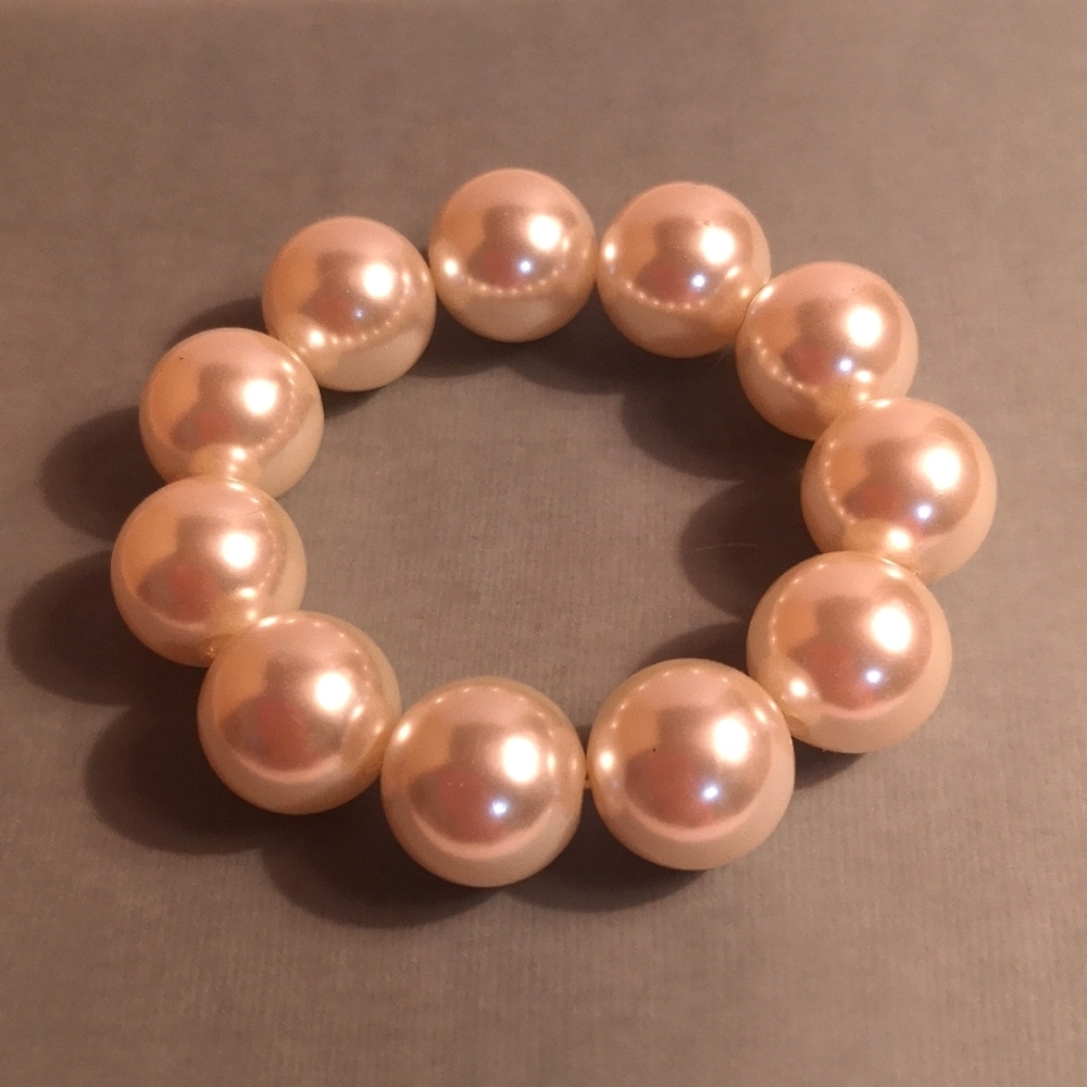 Slip on faux pearl bracelet 🔥🧱